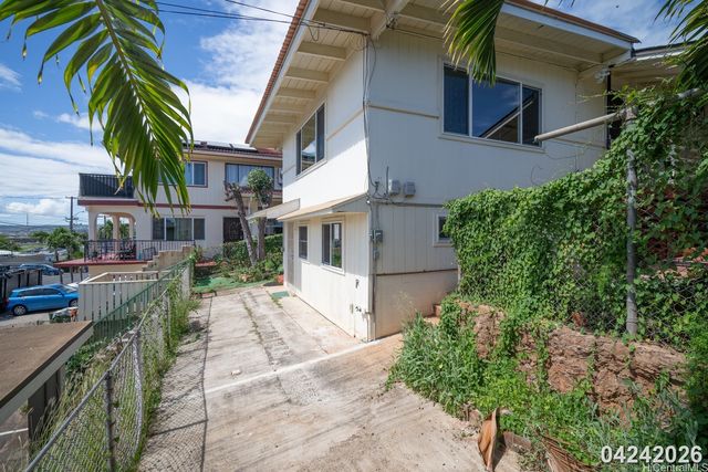 4138 Keaka Drive Unit B, Honolulu, HI 96818