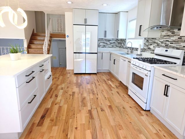 625 S 14th Avenue, Maywood, IL 60153
