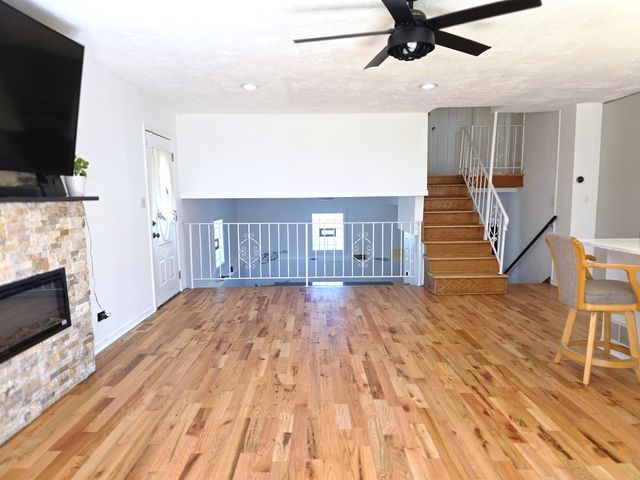 625 S 14th Avenue, Maywood, IL 60153