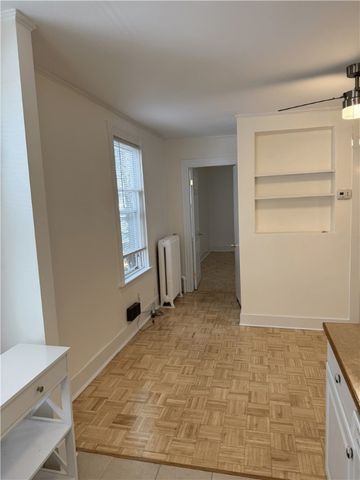 5 Whitwell Avenue B, Newport, RI 02852