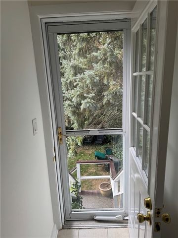 5 Whitwell Avenue B, Newport, RI 02852