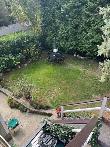 5 Whitwell Avenue B, Newport, RI 02852