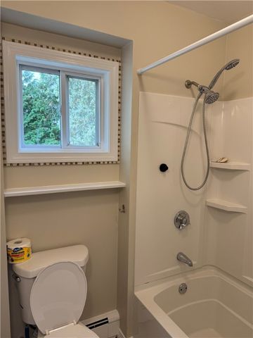 5 Whitwell Avenue B, Newport, RI 02852