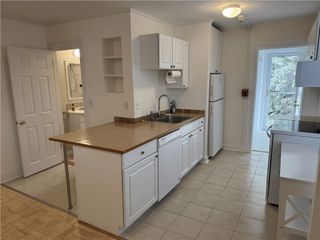 5 Whitwell Avenue B, Newport, RI 02852