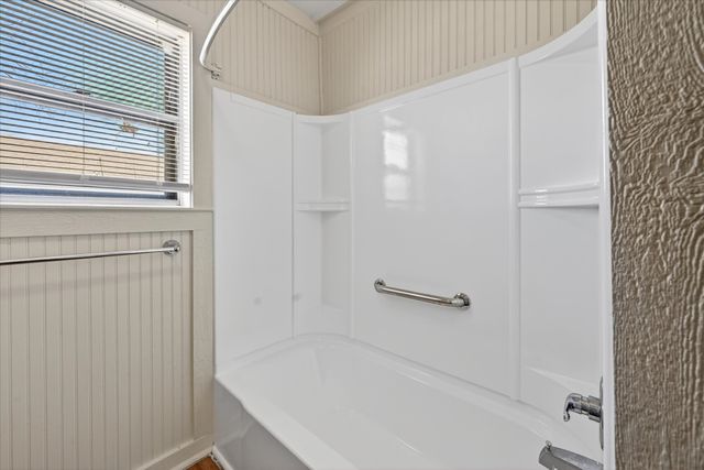 302 E 10th Street, Bonham, TX 75418