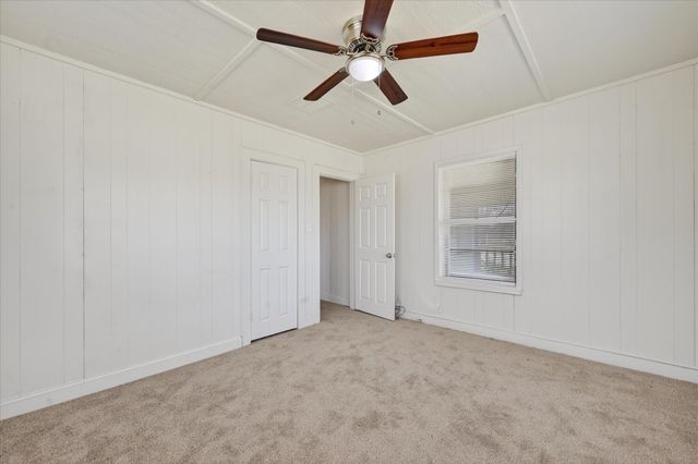 302 E 10th Street, Bonham, TX 75418