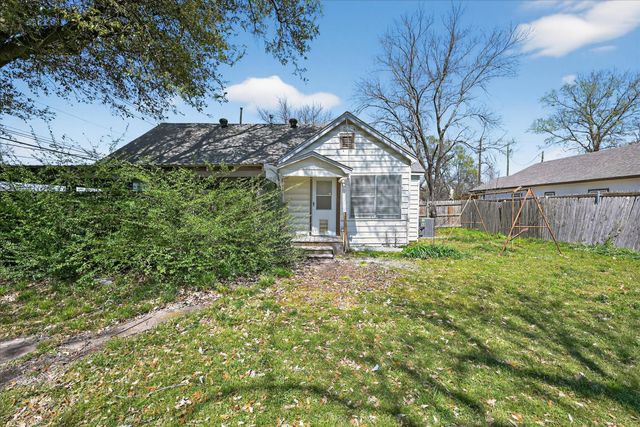 302 E 10th Street, Bonham, TX 75418