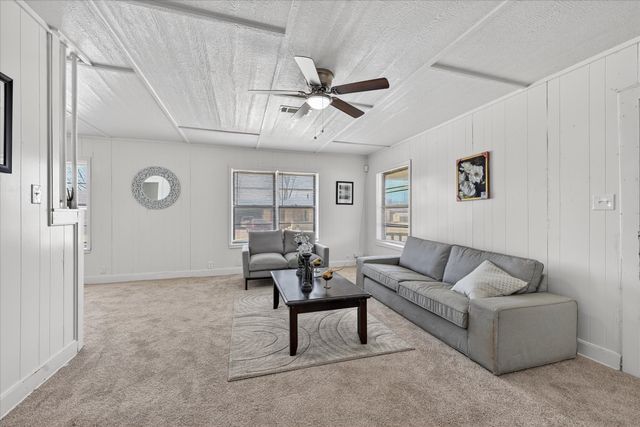 302 E 10th Street, Bonham, TX 75418