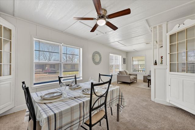 302 E 10th Street, Bonham, TX 75418