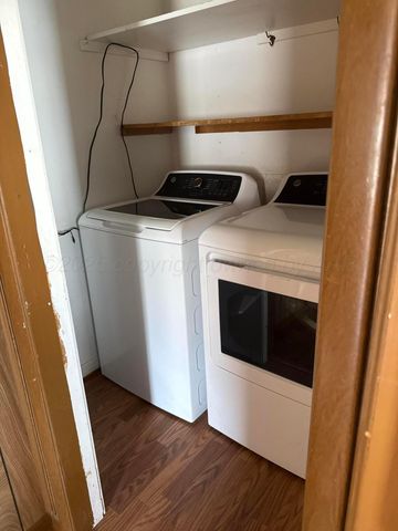 808 Ave P, Sunray, TX 79086