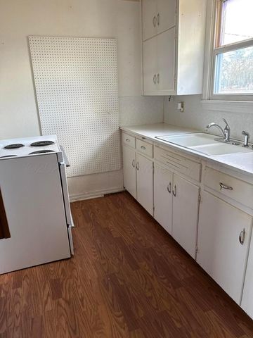 808 Ave P, Sunray, TX 79086