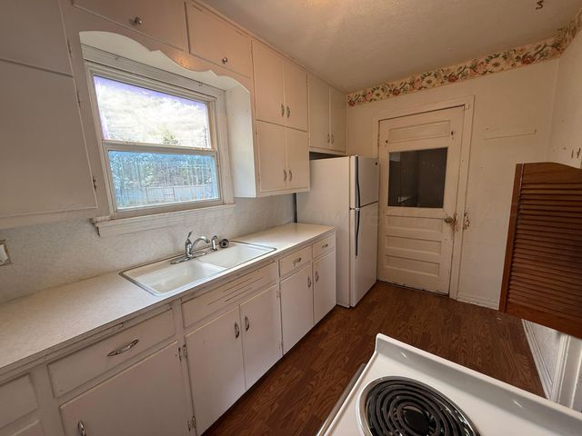 808 Ave P, Sunray, TX 79086