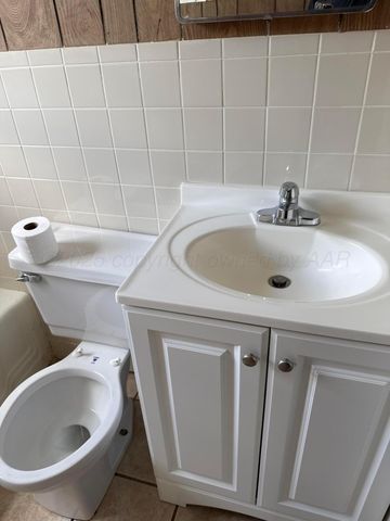 808 Ave P, Sunray, TX 79086