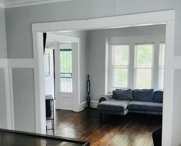 4430 W Meinecke AVENUE, Milwaukee, WI 53210