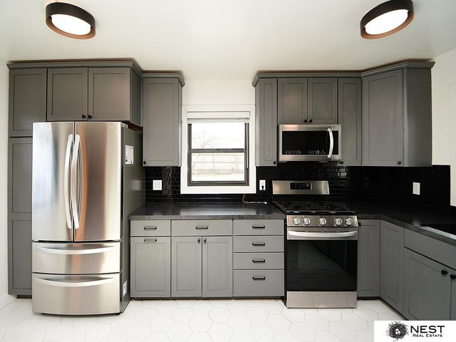 2140 S 33 Street, Lincoln, NE 68506