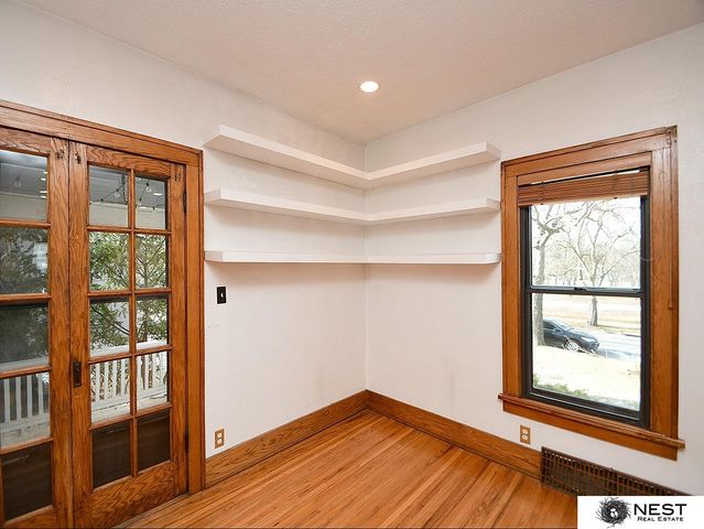 2140 S 33 Street, Lincoln, NE 68506