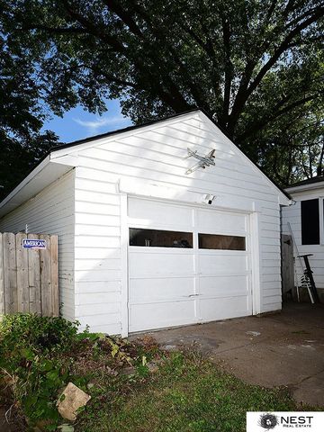 2140 S 33 Street, Lincoln, NE 68506