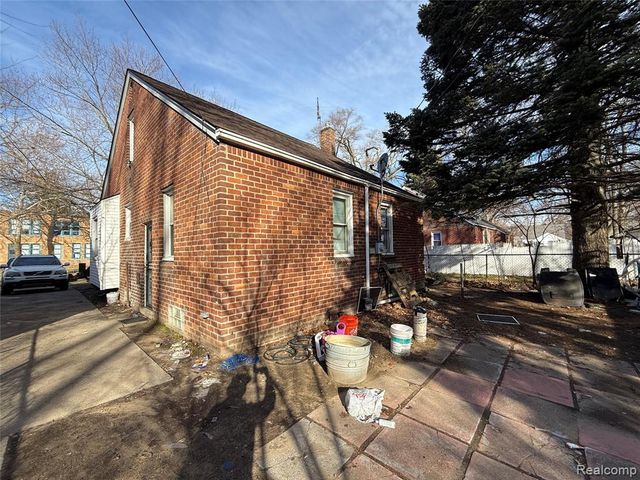 19774 Strasburg Street, Detroit, MI 48205