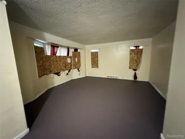 19774 Strasburg Street, Detroit, MI 48205