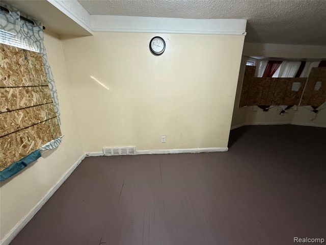 19774 Strasburg Street, Detroit, MI 48205