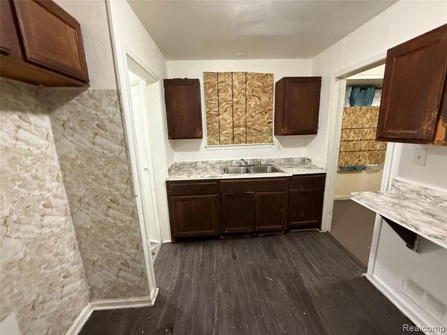 19774 Strasburg Street, Detroit, MI 48205