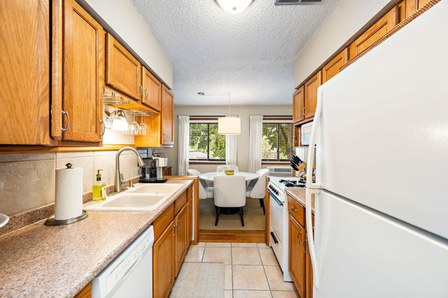 2365 Unity Avenue N, Golden Valley, MN 55422