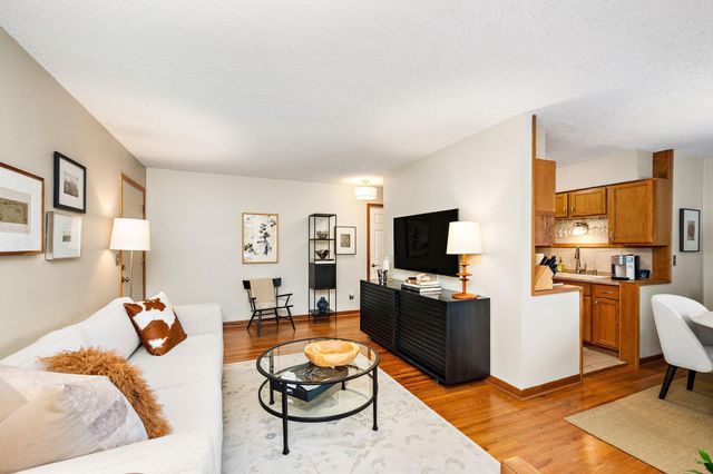 2365 Unity Avenue N, Golden Valley, MN 55422