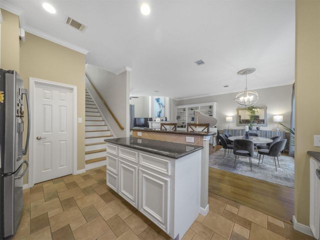 5502 Rose Street, Houston, TX 77007
