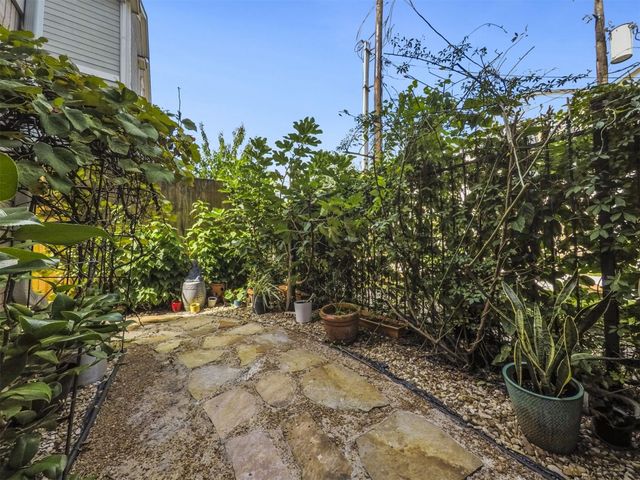 5502 Rose Street, Houston, TX 77007