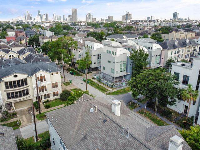 5502 Rose Street, Houston, TX 77007