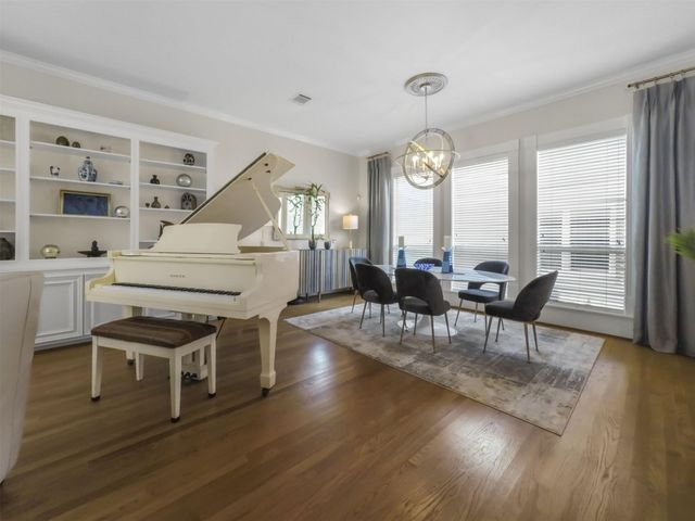 5502 Rose Street, Houston, TX 77007