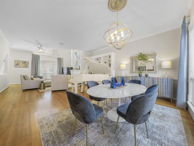 5502 Rose Street, Houston, TX 77007