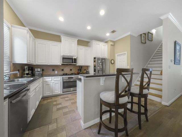 5502 Rose Street, Houston, TX 77007