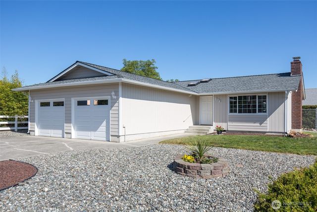 872 E Spruce Street, Sequim, WA 98382