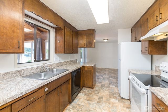 872 E Spruce Street, Sequim, WA 98382