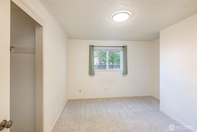 872 E Spruce Street, Sequim, WA 98382