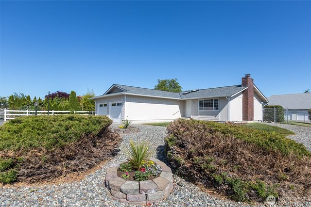 872 E Spruce Street, Sequim, WA 98382
