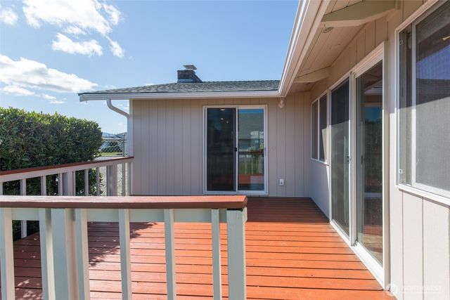 872 E Spruce Street, Sequim, WA 98382