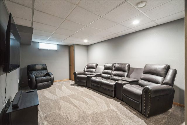 1135 Crestview Dr. SE, Cedar Rapids, IA 52403