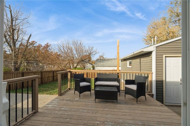 1135 Crestview Dr. SE, Cedar Rapids, IA 52403