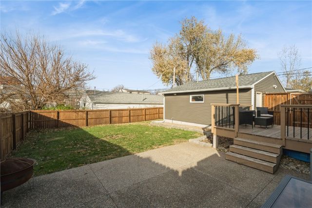 1135 Crestview Dr. SE, Cedar Rapids, IA 52403