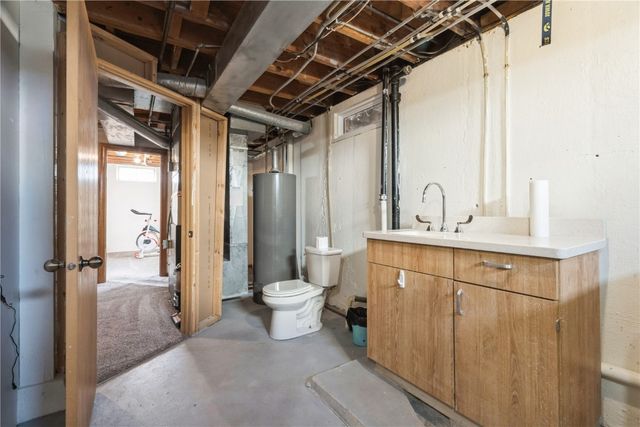 1135 Crestview Dr. SE, Cedar Rapids, IA 52403