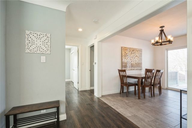 1135 Crestview Dr. SE, Cedar Rapids, IA 52403