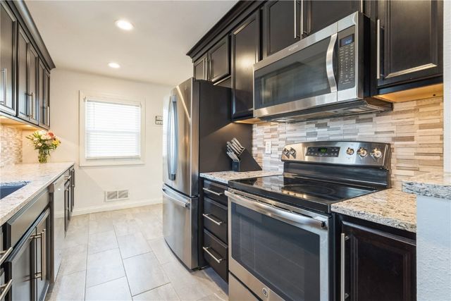 1135 Crestview Dr. SE, Cedar Rapids, IA 52403