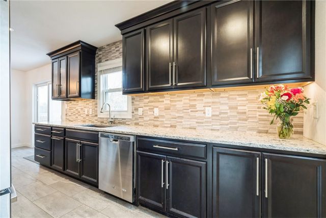 1135 Crestview Dr. SE, Cedar Rapids, IA 52403