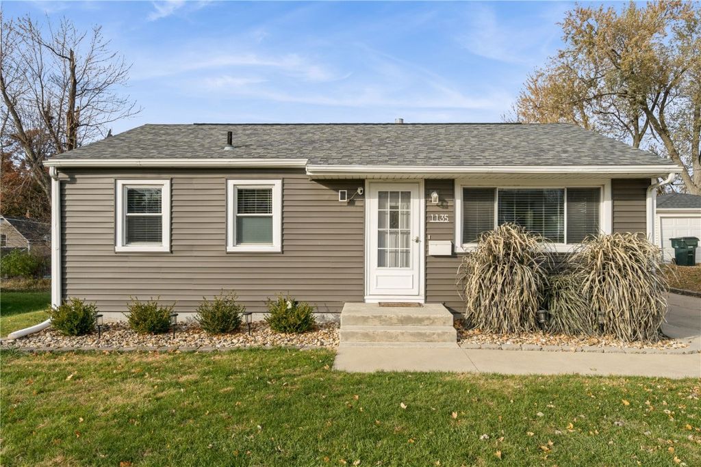 1135 Crestview Dr. SE, Cedar Rapids, IA 52403
