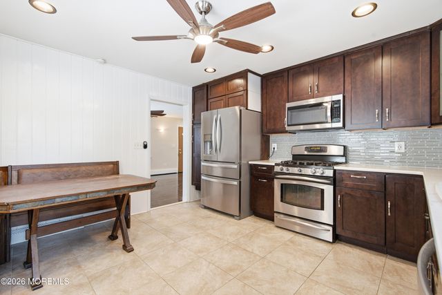 5 Snyder Lane, Keyport, NJ 07735