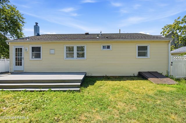 5 Snyder Lane, Keyport, NJ 07735