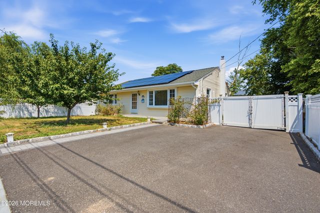 5 Snyder Lane, Keyport, NJ 07735