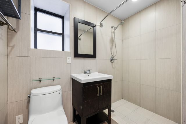 456 W 167th St Apt 4D, New York City, NY 10032